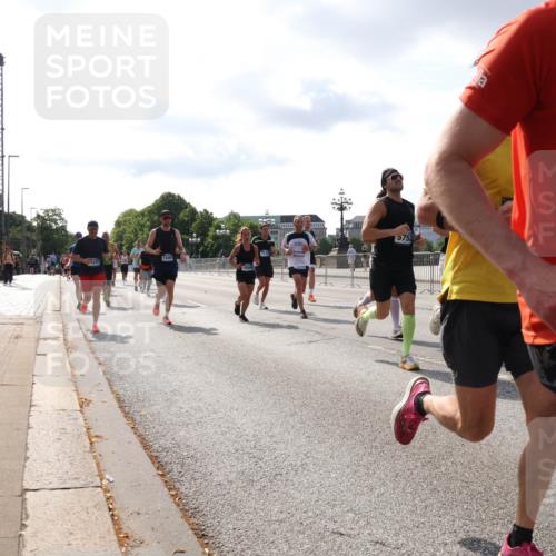 29.06.2025 - hella hamburg halbmarathon Lena Gebhardt http://msf.ph/oto/8414783 29.06.2025 09:50:47 Lombardsbrücke 13647, 7110, 30, 5752, 14555, 1209, 1358, 1441, 1677, 1688, 1697, 1700, 1882, 1962, 2546, 2568, 2675, 2719, 2826, 3056, 3626, 3947, 4205, 4229, 4380, 4398, 4893, 5026, 5087, 5472, 5506, 5508, 5745, 5752, 5791, 5803, 5916, 6080, 6429, 6458, 6529, 6639, 6649, 6686, 6687, 7026, 7110, 7116, 7284, 7635, 8091, 8450, 8574, 8958, 8966, 9017, 9116, 9365, 9380, 10064, 10218, 10469, 10783, 10922, 11281, 11284, 11305, 11379 meine-sportfotos.de