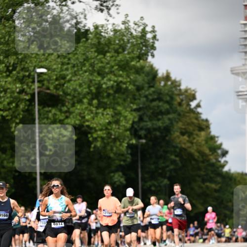 29.06.2025 - hella hamburg halbmarathon Dr. Thomas Lammeyer http://msf.ph/oto/8414798 29.06.2025 10:44:57 Kennedybrücke 1018, 1037, 1323, 2042, 2109, 2254, 2299, 3293, 3306, 3432, 3607, 3810, 4271, 4612, 5059, 5351, 5702, 5753, 5975, 6076, 6098, 6163, 6229, 6363, 6806, 7108, 7956, 8378, 8739, 8815, 8984, 9187, 9195, 9237, 9468, 9946, 9977, 10166, 10474, 10920, 10940, 11053 meine-sportfotos.de