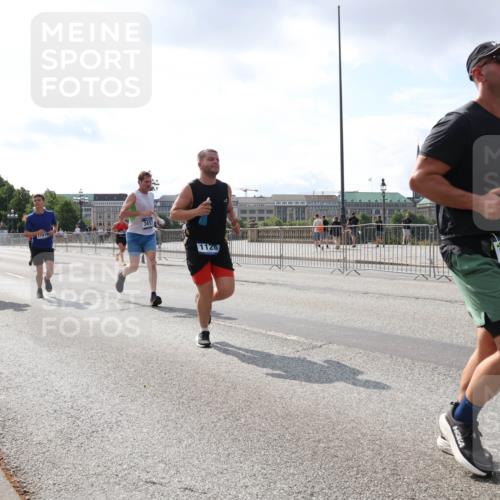 29.06.2025 - hella hamburg halbmarathon Lena Gebhardt http://msf.ph/oto/8414841 29.06.2025 10:05:00 Lombardsbrücke 17112, 3413, 17818, 1126, 11088, 13327, 1126, 1316, 1347, 1559, 2011, 2424, 2463, 2628, 2698, 3071, 3413, 3994, 4146, 4220, 4293, 4394, 4538, 4951, 5869, 6059, 6311, 6907, 6908, 7302, 7826, 8049, 8089, 8999, 9007, 9019, 10100, 10709, 10834, 11088, 11551, 11595, 12125, 12924, 13242, 13327, 13533, 13717, 14203, 15532, 16128, 16134, 16145, 16357, 16478, 16579, 16995, 17112, 17434, 17707, 17814, 17818, 18189, 19034 meine-sportfotos.de