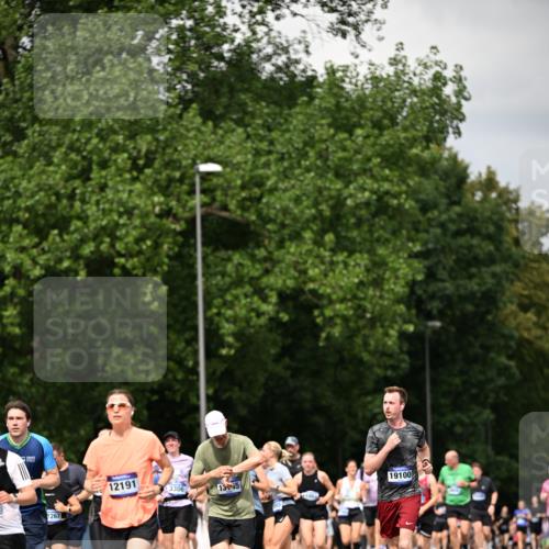 29.06.2025 - hella hamburg halbmarathon Dr. Thomas Lammeyer http://msf.ph/oto/8414843 29.06.2025 10:45:00 Kennedybrücke 1018, 1037, 1075, 1323, 2042, 2109, 2254, 2299, 3293, 3306, 3432, 3607, 3810, 4612, 4906, 5059, 5351, 5702, 5753, 6076, 6098, 6163, 6229, 6363, 6806, 7108, 7956, 8378, 8739, 8815, 9195, 9237, 9946, 9977, 10166, 10474, 10920, 10940, 11053, 11176 meine-sportfotos.de