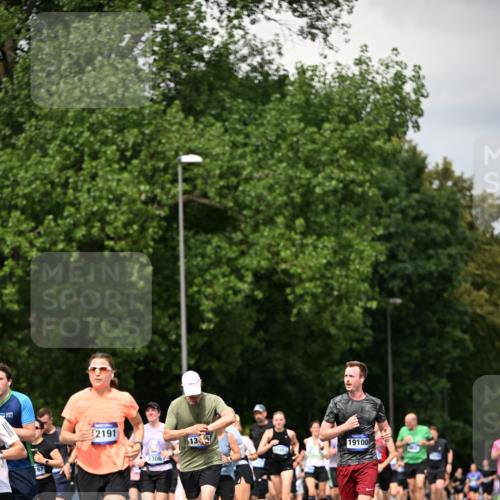 29.06.2025 - hella hamburg halbmarathon Dr. Thomas Lammeyer http://msf.ph/oto/8414848 29.06.2025 10:45:01 Kennedybrücke 1018, 1037, 1075, 1323, 2042, 2109, 2254, 2299, 3293, 3306, 3432, 3607, 3810, 4612, 4906, 5059, 5351, 5753, 6076, 6098, 6163, 6229, 6363, 6806, 7108, 7956, 8378, 8429, 8430, 8739, 8815, 9195, 9237, 9946, 10166, 10474, 10920, 10940, 11053, 11176 meine-sportfotos.de