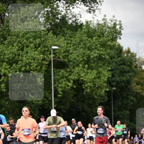 29.06.2025 - hella hamburg halbmarathon Dr. Thomas Lammeyer http://msf.ph/oto/8414851 29.06.2025 10:45:01 Kennedybrücke 1018, 1037, 1075, 1323, 2042, 2109, 2254, 2299, 3293, 3306, 3432, 3607, 3810, 4612, 4906, 5059, 5351, 5753, 6076, 6098, 6163, 6229, 6363, 6806, 7108, 7956, 8378, 8429, 8430, 8739, 8815, 9195, 9237, 9946, 10166, 10474, 10920, 10940, 11053, 11176 meine-sportfotos.de