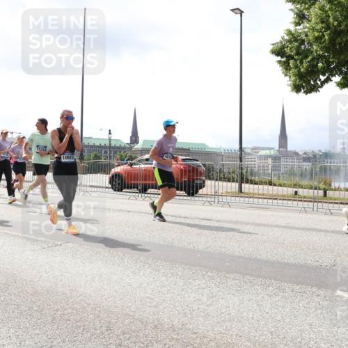 29.06.2025 - hella hamburg halbmarathon Lena Gebhardt http://msf.ph/oto/8414880 29.06.2025 10:42:11 Lombardsbrücke 355, 18137, 4735, 1371, 473, 15155, 1674, 10623, 1039, 1150, 1360, 1624, 1648, 1712, 1752, 1929, 1957, 2069, 2145, 2523, 2974, 3276, 3326, 3459, 3460, 3568, 3605, 4329, 4353, 4541, 4735, 4736, 4885, 4891, 4892, 5403, 5419, 5432, 5671, 5810, 6136, 6137, 6153, 6320, 6430, 6436, 6618, 6828, 6837, 6846, 6917, 7040, 7260, 7357, 7477, 7557, 7666, 7955, 8014, 8300, 8301, 8443, 8459, 8525, 8526, 8712, 8897, 8908, 9008, 9223, 9370, 9467, 9588, 9980, 10027, 10532, 10623 meine-sportfotos.de