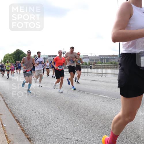 29.06.2025 - hella hamburg halbmarathon Lena Gebhardt http://msf.ph/oto/8414896 29.06.2025 10:17:29 Lombardsbrücke 1803, 9433, 3802, 3805, 18060, 8895, 8210, 1015, 1083, 1137, 1204, 1274, 1298, 1348, 1356, 1458, 1477, 1553, 1749, 1795, 2094, 2259, 2305, 2548, 2860, 2908, 3210, 3292, 3464, 3466, 3622, 3802, 3803, 4194, 4218, 4852, 5002, 5023, 5390, 5929, 5930, 5995, 6126, 6128, 6254, 6336, 6352, 6520, 6522, 6786, 7011, 7258, 7291, 7345, 7410, 7413, 7445, 7566, 7647, 7844, 7945, 8144, 8210, 8253, 8309, 8351, 8433, 8558, 8895, 8983, 9152, 9259, 9400, 9848 meine-sportfotos.de