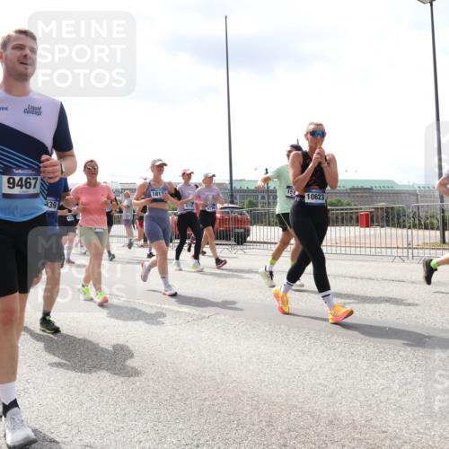29.06.2025 - hella hamburg halbmarathon Lena Gebhardt http://msf.ph/oto/8414928 29.06.2025 10:42:11 Lombardsbrücke 14486, 2145, 11841, 9467, 139, 18132, 151, 16743, 10623, 4735, 1039, 1150, 1360, 1624, 1648, 1712, 1752, 1929, 1957, 2069, 2145, 2523, 2974, 3276, 3326, 3459, 3460, 3568, 3605, 4329, 4353, 4541, 4735, 4736, 4885, 4891, 4892, 5403, 5419, 5432, 5671, 5810, 6136, 6137, 6153, 6320, 6430, 6436, 6618, 6828, 6837, 6846, 6917, 7040, 7260, 7357, 7477, 7557, 7666, 7955, 8014, 8300, 8301, 8443, 8459, 8525, 8526, 8712, 8897, 8908, 9008, 9223, 9370, 9467, 9588, 9980, 10027, 10532, 10623 meine-sportfotos.de