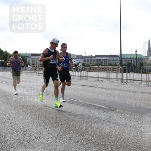 29.06.2025 - hella hamburg halbmarathon Lena Gebhardt http://msf.ph/oto/8414934 29.06.2025 09:40:07 Lombardsbrücke 10650, 15495, 34, 35, 51, 52, 53, 54, 2144, 2659, 3720, 6380, 9255, 10650, 11342, 11678, 12678, 14717, 14933, 15495, 16120, 16245, 17402, 19075, 19108 meine-sportfotos.de