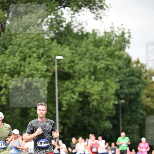 29.06.2025 - hella hamburg halbmarathon Dr. Thomas Lammeyer http://msf.ph/oto/8414946 29.06.2025 10:45:04 Kennedybrücke 1018, 1037, 1075, 1323, 2042, 2299, 3293, 3306, 3432, 3810, 4612, 4906, 5059, 5351, 5753, 6076, 6098, 6163, 6229, 6363, 6806, 7108, 7956, 8378, 8429, 8430, 8739, 8815, 9195, 9237, 9946, 9962, 10166, 10474, 10920, 10940, 11053, 11176 meine-sportfotos.de