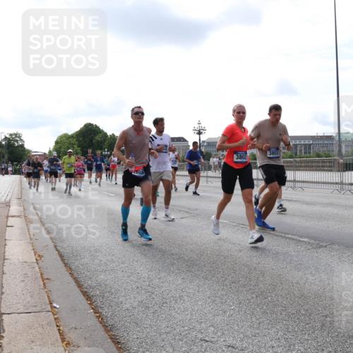 29.06.2025 - hella hamburg halbmarathon Lena Gebhardt http://msf.ph/oto/8414962 29.06.2025 10:17:29 Lombardsbrücke 803, 3802, 3803, 1015, 1083, 1137, 1204, 1274, 1298, 1348, 1356, 1458, 1477, 1553, 1749, 1795, 2094, 2259, 2305, 2548, 2860, 2908, 3210, 3292, 3464, 3466, 3622, 3802, 3803, 4194, 4218, 4852, 5002, 5023, 5390, 5929, 5930, 5995, 6126, 6128, 6254, 6336, 6352, 6520, 6522, 6786, 7011, 7258, 7291, 7345, 7410, 7413, 7445, 7566, 7647, 7844, 7945, 8144, 8210, 8253, 8309, 8351, 8433, 8558, 8895, 8983, 9152, 9259, 9400, 9848 meine-sportfotos.de