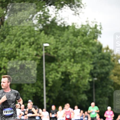 29.06.2025 - hella hamburg halbmarathon Dr. Thomas Lammeyer http://msf.ph/oto/8414972 29.06.2025 10:45:04 Kennedybrücke 1018, 1037, 1075, 1323, 2042, 2299, 3293, 3306, 3432, 3810, 4612, 4906, 5059, 5351, 5753, 6076, 6098, 6163, 6229, 6363, 6806, 7108, 7956, 8378, 8429, 8430, 8739, 8815, 9195, 9237, 9946, 9962, 10166, 10474, 10920, 10940, 11053, 11176 meine-sportfotos.de