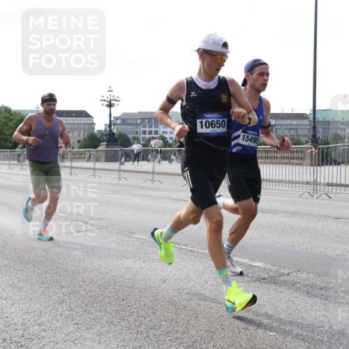 29.06.2025 - hella hamburg halbmarathon Lena Gebhardt http://msf.ph/oto/8414977 29.06.2025 09:40:07 Lombardsbrücke 10650, 15495, 34, 35, 51, 52, 53, 54, 2144, 2659, 3720, 6380, 9255, 10650, 11342, 11678, 12678, 14717, 14933, 15495, 16120, 16245, 17402, 19075, 19108 meine-sportfotos.de