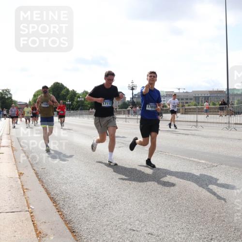 29.06.2025 - hella hamburg halbmarathon Lena Gebhardt http://msf.ph/oto/8415038 29.06.2025 10:05:01 Lombardsbrücke 11595, 17112, 17818, 1126, 1316, 1347, 1559, 1863, 2011, 2424, 2463, 2628, 2698, 3071, 3413, 3578, 4146, 4220, 4293, 4394, 4538, 4951, 5869, 6059, 6311, 6907, 6908, 7302, 7826, 8049, 8089, 8999, 9007, 9019, 9165, 10100, 10709, 10834, 11088, 11551, 11595, 12125, 12924, 13242, 13327, 13533, 13717, 14203, 15532, 16128, 16134, 16145, 16357, 16478, 16579, 16995, 17112, 17434, 17707, 17814, 17818, 18189, 18616, 18617, 19034 meine-sportfotos.de