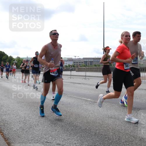 29.06.2025 - hella hamburg halbmarathon Lena Gebhardt http://msf.ph/oto/8415054 29.06.2025 10:17:30 Lombardsbrücke 7011, 803, 380, 3803, 1015, 1083, 1137, 1204, 1274, 1298, 1348, 1356, 1458, 1477, 1749, 1795, 2094, 2259, 2305, 2548, 2860, 2908, 3210, 3292, 3464, 3466, 3622, 3802, 3803, 4194, 4218, 4852, 5002, 5023, 5390, 5929, 5930, 5995, 6126, 6128, 6254, 6336, 6352, 6520, 6522, 6786, 7011, 7258, 7291, 7410, 7413, 7445, 7566, 7647, 7844, 7945, 8144, 8210, 8253, 8309, 8351, 8433, 8558, 8895, 8983, 9152, 9259, 9400, 9848 meine-sportfotos.de