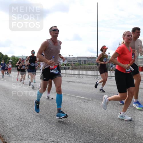 29.06.2025 - hella hamburg halbmarathon Lena Gebhardt http://msf.ph/oto/8415079 29.06.2025 10:17:30 Lombardsbrücke 7011, 803, 18060, 1015, 1083, 1137, 1204, 1274, 1298, 1348, 1356, 1458, 1477, 1749, 1795, 2094, 2259, 2305, 2548, 2860, 2908, 3210, 3292, 3464, 3466, 3622, 3802, 3803, 4194, 4218, 4852, 5002, 5023, 5390, 5929, 5930, 5995, 6126, 6128, 6254, 6336, 6352, 6520, 6522, 6786, 7011, 7258, 7291, 7410, 7413, 7445, 7566, 7647, 7844, 7945, 8144, 8210, 8253, 8309, 8351, 8433, 8558, 8895, 8983, 9152, 9259, 9400, 9848 meine-sportfotos.de