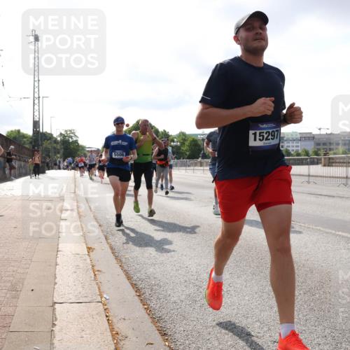 29.06.2025 - hella hamburg halbmarathon Lena Gebhardt http://msf.ph/oto/8415092 29.06.2025 09:50:49 Lombardsbrücke 15420, 5506, 15297, 1209, 1256, 1358, 1441, 1677, 1688, 1697, 1700, 1882, 1962, 2546, 2568, 2579, 2675, 2719, 2826, 3056, 3626, 3947, 4205, 4229, 4380, 4398, 4893, 5026, 5087, 5387, 5472, 5506, 5508, 5745, 5752, 5791, 5803, 5916, 6080, 6429, 6458, 6529, 6639, 6649, 6686, 6687, 7026, 7110, 7116, 7284, 7635, 8091, 8122, 8450, 8574, 8958, 8966, 9017, 9116, 9365, 9380, 9833, 10064, 10193, 10218, 10415, 10469, 10783, 10922, 11281, 11284, 11305, 11379 meine-sportfotos.de