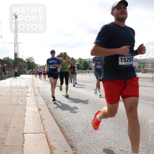 29.06.2025 - hella hamburg halbmarathon Lena Gebhardt http://msf.ph/oto/8415115 29.06.2025 09:50:49 Lombardsbrücke 15420, 5506, 8574, 15297, 1209, 1256, 1358, 1441, 1677, 1688, 1697, 1700, 1882, 1962, 2546, 2568, 2579, 2675, 2719, 2826, 3056, 3626, 3947, 4205, 4229, 4380, 4398, 4893, 5026, 5087, 5387, 5472, 5506, 5508, 5745, 5752, 5791, 5803, 5916, 6080, 6429, 6458, 6529, 6639, 6649, 6686, 6687, 7026, 7110, 7116, 7284, 7635, 8091, 8122, 8450, 8574, 8958, 8966, 9017, 9116, 9365, 9380, 9833, 10064, 10193, 10218, 10415, 10469, 10783, 10922, 11281, 11284, 11305, 11379 meine-sportfotos.de