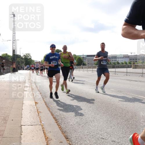 29.06.2025 - hella hamburg halbmarathon Lena Gebhardt http://msf.ph/oto/8415159 29.06.2025 09:50:50 Lombardsbrücke 15420, 5506, 8574, 15, 1209, 1256, 1358, 1441, 1677, 1688, 1697, 1700, 1882, 1962, 2546, 2568, 2579, 2675, 2719, 2826, 3056, 3626, 3947, 4205, 4229, 4380, 4398, 4893, 5026, 5087, 5387, 5472, 5506, 5508, 5745, 5752, 5916, 6080, 6429, 6458, 6529, 6639, 6649, 6686, 6687, 7026, 7110, 7116, 7284, 7635, 8091, 8122, 8450, 8574, 8958, 8966, 9017, 9116, 9365, 9380, 9833, 10064, 10193, 10218, 10415, 10469, 10783, 10922, 11281, 11284, 11305, 11379 meine-sportfotos.de
