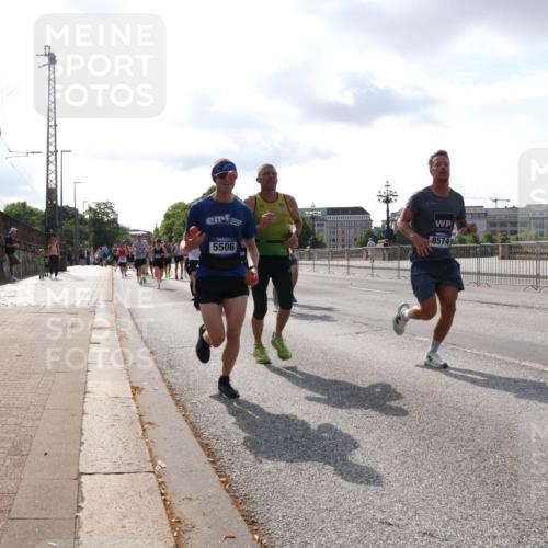 29.06.2025 - hella hamburg halbmarathon Lena Gebhardt http://msf.ph/oto/8415183 29.06.2025 09:50:50 Lombardsbrücke 15420, 5506, 8574, 1209, 1256, 1358, 1441, 1677, 1688, 1697, 1700, 1882, 1962, 2546, 2568, 2579, 2675, 2719, 2826, 3056, 3626, 3947, 4205, 4229, 4380, 4398, 4893, 5026, 5087, 5387, 5472, 5506, 5508, 5745, 5752, 5916, 6080, 6429, 6458, 6529, 6639, 6649, 6686, 6687, 7026, 7110, 7116, 7284, 7635, 8091, 8122, 8450, 8574, 8958, 8966, 9017, 9116, 9365, 9380, 9833, 10064, 10193, 10218, 10415, 10469, 10783, 10922, 11281, 11284, 11305, 11379 meine-sportfotos.de