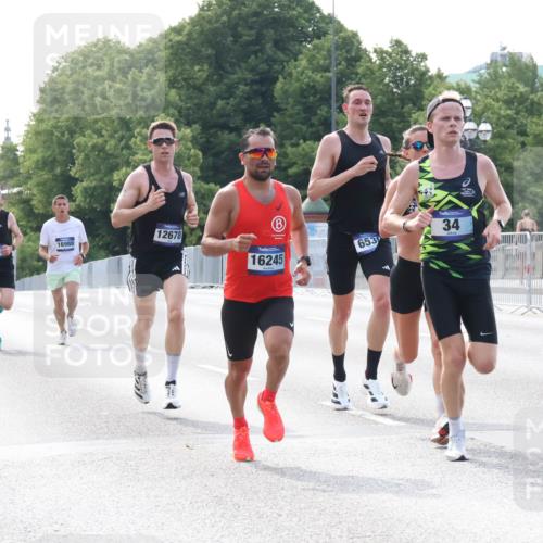 29.06.2025 - hella hamburg halbmarathon Lena Gebhardt http://msf.ph/oto/8415188 29.06.2025 09:40:13 Lombardsbrücke 16988, 151, 944, 12678, 16245, 653, 34, 34, 35, 52, 53, 54, 2144, 2659, 3720, 6380, 6530, 9255, 9447, 10650, 11678, 12678, 14302, 14717, 14933, 15495, 16068, 16120, 16245, 16988, 17402, 19075 meine-sportfotos.de