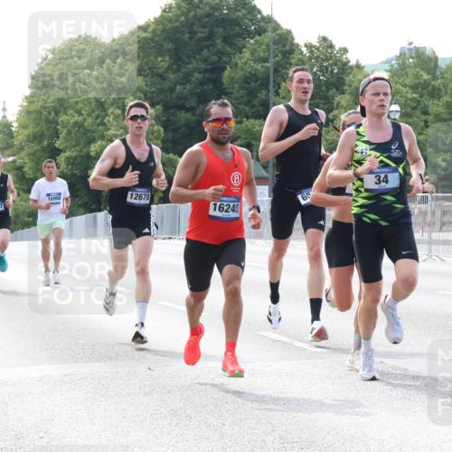 29.06.2025 - hella hamburg halbmarathon Lena Gebhardt http://msf.ph/oto/8415208 29.06.2025 09:40:13 Lombardsbrücke 34, 16988, 12678, 9447, 65, 16245, 34, 35, 52, 53, 54, 2144, 2659, 3720, 6380, 6530, 9255, 9447, 10650, 11678, 12678, 14302, 14717, 14933, 15495, 16068, 16120, 16245, 16988, 17402, 19075 meine-sportfotos.de