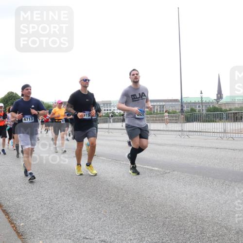 29.06.2025 - hella hamburg halbmarathon Lena Gebhardt http://msf.ph/oto/8415226 29.06.2025 10:51:31 Lombardsbrücke 4713, 156, 2485, 4920, 1203, 1404, 1478, 1617, 1997, 2202, 2308, 2380, 2484, 2485, 2593, 2736, 2778, 3240, 3934, 3991, 4156, 4652, 4713, 4748, 4808, 4878, 4920, 5286, 5291, 5357, 5394, 5530, 5534, 5716, 5717, 6007, 6091, 6885, 6945, 6947, 6954, 6961, 7012, 7769, 7770, 7771, 7841, 7871, 7992, 8040, 8125, 8399, 8410, 8672, 9166, 9167, 9340, 9462, 9582, 9583, 9763, 10496, 10521, 10693, 10830, 11034, 11052, 11252, 11268, 11575, 11875, 12065 meine-sportfotos.de