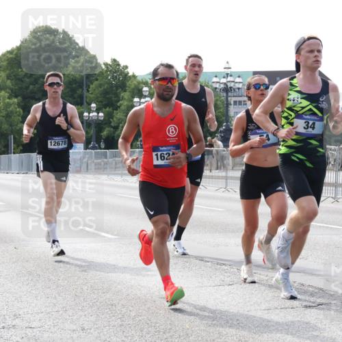 29.06.2025 - hella hamburg halbmarathon Lena Gebhardt http://msf.ph/oto/8415232 29.06.2025 09:40:14 Lombardsbrücke 9447, 16988, 12678, 162, 34, 34, 35, 52, 53, 54, 2144, 2659, 3720, 6380, 6530, 9255, 9447, 10650, 11678, 12678, 14302, 14717, 14933, 15495, 16068, 16120, 16245, 16988, 17402, 19075 meine-sportfotos.de