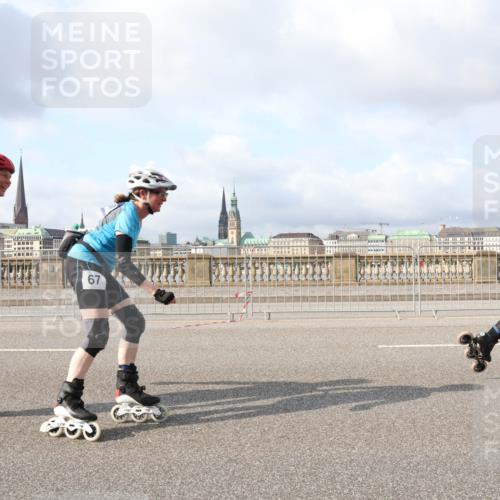 29.06.2025 - hella hamburg halbmarathon Lena Gebhardt http://msf.ph/oto/8415353 29.06.2025 08:56:32 Lombardsbrücke 70, 67, 2068 meine-sportfotos.de