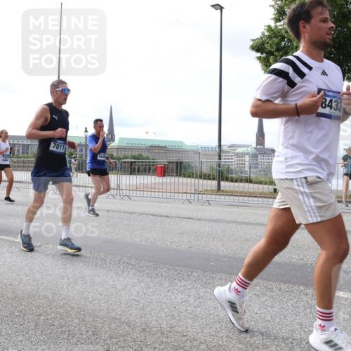 29.06.2025 - hella hamburg halbmarathon Lena Gebhardt http://msf.ph/oto/8415357 29.06.2025 10:17:32 Lombardsbrücke 1762, 8351, 7011, 1846, 8433, 1015, 1083, 1137, 1204, 1274, 1298, 1348, 1356, 1458, 1477, 1749, 1795, 2094, 2259, 2305, 2548, 2860, 2908, 3138, 3210, 3292, 3464, 3466, 3802, 3803, 4194, 4218, 4852, 5002, 5023, 5390, 5611, 5733, 5929, 5930, 5995, 6126, 6128, 6254, 6336, 6352, 6520, 6522, 6786, 7011, 7258, 7291, 7410, 7413, 7445, 7566, 7647, 7844, 7945, 8144, 8210, 8253, 8309, 8351, 8433, 8558, 8895, 8983, 9152, 9259, 9400, 9798, 9848 meine-sportfotos.de
