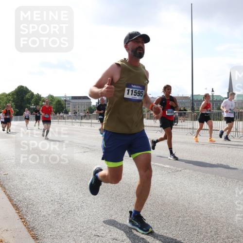 29.06.2025 - hella hamburg halbmarathon Lena Gebhardt http://msf.ph/oto/8415362 29.06.2025 10:05:04 Lombardsbrücke 4424, 11595, 8089, 1126, 1316, 1347, 1559, 1863, 2288, 2424, 2463, 2628, 2698, 3071, 3413, 3578, 4220, 4293, 4394, 4538, 4951, 5869, 6059, 6311, 6907, 6908, 7302, 7826, 8049, 8089, 8999, 9007, 9019, 9075, 9165, 9559, 9680, 10100, 10694, 10709, 10834, 11088, 11551, 11595, 12125, 12924, 13221, 13242, 13327, 13533, 13717, 14203, 15532, 16134, 16357, 16478, 16579, 16847, 16995, 17112, 17434, 17707, 17814, 17818, 18189, 18616, 18617, 19034 meine-sportfotos.de