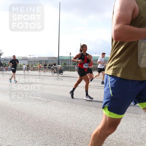 29.06.2025 - hella hamburg halbmarathon Lena Gebhardt http://msf.ph/oto/8415417 29.06.2025 10:05:04 Lombardsbrücke 2424, 8089, 1126, 1316, 1347, 1559, 1863, 2288, 2424, 2463, 2628, 2698, 3071, 3413, 3578, 4220, 4293, 4394, 4538, 4951, 5869, 6059, 6311, 6907, 6908, 7302, 7826, 8049, 8089, 8999, 9007, 9019, 9075, 9165, 9559, 9680, 10100, 10694, 10709, 10834, 11088, 11551, 11595, 12125, 12924, 13221, 13242, 13327, 13533, 13717, 14203, 15532, 16134, 16357, 16478, 16579, 16847, 16995, 17112, 17434, 17707, 17814, 17818, 18189, 18616, 18617, 19034 meine-sportfotos.de