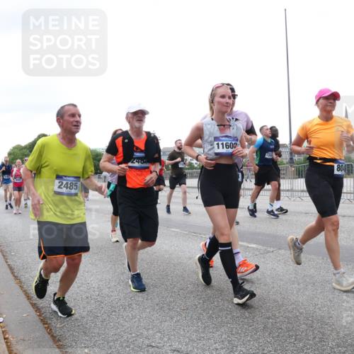 29.06.2025 - hella hamburg halbmarathon Lena Gebhardt http://msf.ph/oto/8415431 29.06.2025 10:51:34 Lombardsbrücke 2485, 240, 11603, 804, 1203, 1404, 1478, 1617, 1997, 2202, 2308, 2380, 2484, 2485, 2593, 2736, 2778, 3240, 3934, 3991, 4156, 4652, 4713, 4748, 4808, 4878, 4920, 5291, 5357, 5394, 5530, 5534, 5716, 5717, 6007, 6091, 6604, 6885, 6945, 6947, 6954, 6961, 7012, 7769, 7841, 7871, 7992, 8040, 8125, 8399, 8410, 8672, 9166, 9167, 9220, 9340, 9462, 9582, 9583, 9590, 9594, 9673, 9763, 10496, 10521, 10693, 10830, 11034, 11268, 11575, 11875, 12065 meine-sportfotos.de