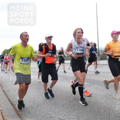29.06.2025 - hella hamburg halbmarathon Lena Gebhardt http://msf.ph/oto/8415451 29.06.2025 10:51:34 Lombardsbrücke 2485, 2023, 11608, 135, 1203, 1404, 1478, 1617, 1997, 2202, 2308, 2380, 2484, 2485, 2593, 2736, 2778, 3240, 3934, 3991, 4156, 4652, 4713, 4748, 4808, 4878, 4920, 5291, 5357, 5394, 5530, 5534, 5716, 5717, 6007, 6091, 6604, 6885, 6945, 6947, 6954, 6961, 7012, 7769, 7841, 7871, 7992, 8040, 8125, 8399, 8410, 8672, 9166, 9167, 9220, 9340, 9462, 9582, 9583, 9590, 9594, 9673, 9763, 10496, 10521, 10693, 10830, 11034, 11268, 11575, 11875, 12065 meine-sportfotos.de
