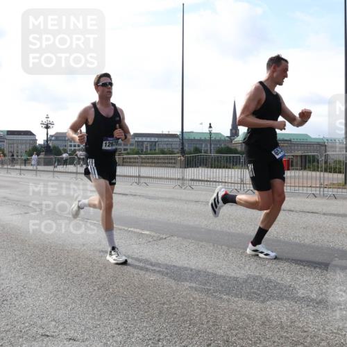 29.06.2025 - hella hamburg halbmarathon Lena Gebhardt http://msf.ph/oto/8415458 29.06.2025 09:40:16 Lombardsbrücke 1267, 653, 34, 35, 52, 53, 54, 2144, 2659, 3720, 6380, 6530, 9151, 9255, 9447, 10650, 11678, 12678, 14302, 14717, 14933, 15495, 16068, 16120, 16245, 16988, 17402, 19075 meine-sportfotos.de
