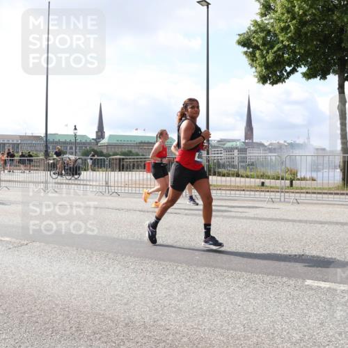 29.06.2025 - hella hamburg halbmarathon Lena Gebhardt http://msf.ph/oto/8415467 29.06.2025 10:05:04 Lombardsbrücke 13242, 80, 1126, 1316, 1347, 1559, 1863, 2288, 2424, 2463, 2628, 2698, 3071, 3413, 3578, 4220, 4293, 4394, 4538, 4951, 5869, 6059, 6311, 6907, 6908, 7302, 7826, 8049, 8089, 8999, 9007, 9019, 9075, 9165, 9559, 9680, 10100, 10694, 10709, 10834, 11088, 11551, 11595, 12125, 12924, 13221, 13242, 13327, 13533, 13717, 14203, 15532, 16134, 16357, 16478, 16579, 16847, 16995, 17112, 17434, 17707, 17814, 17818, 18189, 18616, 18617, 19034 meine-sportfotos.de