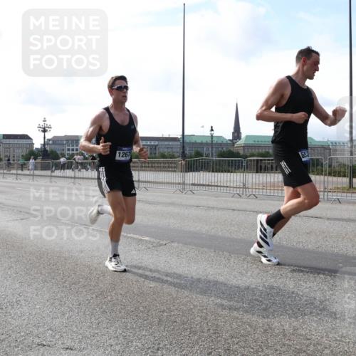 29.06.2025 - hella hamburg halbmarathon Lena Gebhardt http://msf.ph/oto/8415475 29.06.2025 09:40:16 Lombardsbrücke 1267, 34, 35, 52, 53, 54, 2144, 2659, 3720, 6380, 6530, 9151, 9255, 9447, 10650, 11678, 12678, 14302, 14717, 14933, 15495, 16068, 16120, 16245, 16988, 17402, 19075 meine-sportfotos.de