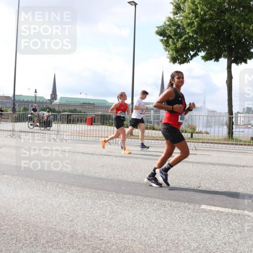 29.06.2025 - hella hamburg halbmarathon Lena Gebhardt http://msf.ph/oto/8415487 29.06.2025 10:05:05 Lombardsbrücke 80, 1126, 1316, 1347, 1559, 1863, 2288, 2424, 2463, 2628, 2698, 3071, 3413, 3578, 4220, 4293, 4394, 4538, 4951, 5869, 6059, 6311, 6907, 6908, 7302, 7826, 8049, 8089, 8999, 9007, 9019, 9075, 9165, 9559, 9680, 10100, 10694, 10709, 10834, 11088, 11551, 11595, 12125, 12557, 12924, 13221, 13242, 13327, 13533, 13717, 14203, 15532, 16134, 16357, 16478, 16579, 16847, 16995, 17112, 17434, 17707, 17814, 17818, 18189, 18616, 18617, 19034 meine-sportfotos.de