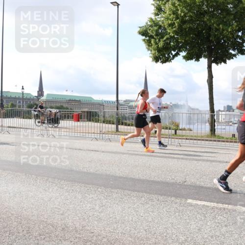 29.06.2025 - hella hamburg halbmarathon Lena Gebhardt http://msf.ph/oto/8415552 29.06.2025 10:05:05 Lombardsbrücke 3242, 1126, 1316, 1347, 1559, 1863, 2288, 2424, 2463, 2628, 2698, 3071, 3413, 3578, 4220, 4293, 4394, 4538, 4951, 5869, 6059, 6311, 6907, 6908, 7302, 7826, 8049, 8089, 8999, 9007, 9019, 9075, 9165, 9559, 9680, 10100, 10694, 10709, 10834, 11088, 11551, 11595, 12125, 12557, 12924, 13221, 13242, 13327, 13533, 13717, 14203, 15532, 16134, 16357, 16478, 16579, 16847, 16995, 17112, 17434, 17707, 17814, 17818, 18189, 18616, 18617, 19034 meine-sportfotos.de