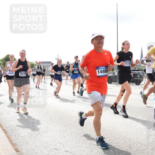 29.06.2025 - hella hamburg halbmarathon Lena Gebhardt http://msf.ph/oto/8415558 29.06.2025 10:42:16 Lombardsbrücke 11617, 1840, 6100, 18400, 3276, 14486, 12725, 1039, 1150, 1360, 1624, 1648, 1712, 1752, 1929, 1957, 2069, 2134, 2145, 2523, 2538, 2580, 2974, 3276, 3326, 3459, 3460, 3568, 3605, 4329, 4353, 4735, 4736, 4885, 4891, 4892, 5403, 5419, 5671, 5810, 6136, 6137, 6153, 6320, 6430, 6436, 6828, 6837, 6846, 6917, 7040, 7260, 7357, 7557, 7666, 7955, 8014, 8443, 8459, 8525, 8526, 8712, 8816, 8908, 9008, 9223, 9370, 9467, 9980, 10027, 10532, 10623 meine-sportfotos.de