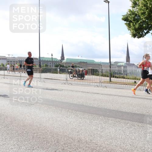 29.06.2025 - hella hamburg halbmarathon Lena Gebhardt http://msf.ph/oto/8415570 29.06.2025 10:05:05 Lombardsbrücke 2424, 3242, 1126, 1316, 1347, 1559, 1863, 2288, 2424, 2463, 2628, 2698, 3071, 3413, 3578, 4220, 4293, 4394, 4538, 4951, 5869, 6059, 6311, 6907, 6908, 7302, 7826, 8049, 8089, 8999, 9007, 9019, 9075, 9165, 9559, 9680, 10100, 10694, 10709, 10834, 11088, 11551, 11595, 12125, 12557, 12924, 13221, 13242, 13327, 13533, 13717, 14203, 15532, 16134, 16357, 16478, 16579, 16847, 16995, 17112, 17434, 17707, 17814, 17818, 18189, 18616, 18617, 19034 meine-sportfotos.de