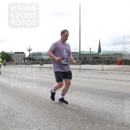 29.06.2025 - hella hamburg halbmarathon Lena Gebhardt http://msf.ph/oto/8415614 29.06.2025 10:26:18 Lombardsbrücke 615, 14356, 1300, 1479, 3617, 4267, 4268, 4315, 4797, 4844, 5497, 6159, 6663, 6905, 7929, 8276, 8306, 8357, 8674, 8942, 10219, 11107, 11139, 11596, 11828, 11859, 12126, 12826, 12827, 12838, 12945, 12946, 13264, 14063, 14179, 14223, 14356, 14726, 14930, 15807, 17369, 17712, 18087, 19144 meine-sportfotos.de