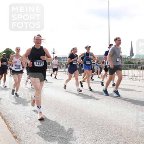 29.06.2025 - hella hamburg halbmarathon Lena Gebhardt http://msf.ph/oto/8415617 29.06.2025 10:42:16 Lombardsbrücke 11617, 3205, 6136, 3276, 1840, 18401, 1039, 1150, 1360, 1624, 1648, 1712, 1752, 1929, 1957, 2069, 2134, 2145, 2523, 2538, 2580, 2974, 3276, 3326, 3459, 3460, 3568, 3605, 4329, 4353, 4735, 4736, 4885, 4891, 4892, 5403, 5419, 5671, 5810, 6136, 6137, 6153, 6320, 6430, 6436, 6828, 6837, 6846, 6917, 7040, 7260, 7357, 7557, 7666, 7955, 8014, 8443, 8459, 8525, 8526, 8712, 8816, 8908, 9008, 9223, 9370, 9467, 9980, 10027, 10532, 10623 meine-sportfotos.de