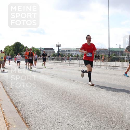 29.06.2025 - hella hamburg halbmarathon Lena Gebhardt http://msf.ph/oto/8415682 29.06.2025 10:05:06 Lombardsbrücke 2424, 324, 1126, 1316, 1347, 1559, 1863, 2288, 2424, 2463, 2628, 2698, 3071, 3413, 3578, 4220, 4293, 4394, 4538, 4951, 5869, 6059, 6311, 6907, 6908, 7302, 7826, 8049, 8089, 8999, 9007, 9019, 9075, 9165, 9559, 9680, 10100, 10694, 10709, 10834, 11088, 11551, 11595, 12125, 12557, 13221, 13242, 13327, 13533, 13717, 14203, 15532, 16092, 16134, 16357, 16478, 16579, 16847, 16995, 17112, 17707, 17814, 17818, 18189, 18616, 18617, 19034 meine-sportfotos.de