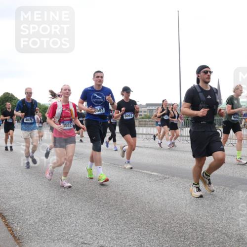 29.06.2025 - hella hamburg halbmarathon Lena Gebhardt http://msf.ph/oto/8415730 29.06.2025 10:51:37 Lombardsbrücke 2736, 4878, 9583, 9582, 191, 6091, 16642, 1478, 1617, 1997, 2202, 2308, 2380, 2484, 2485, 2593, 2736, 2778, 3240, 3991, 4156, 4652, 4713, 4748, 4808, 4878, 4920, 5291, 5357, 5394, 5530, 5534, 5716, 5717, 6007, 6091, 6604, 6885, 6945, 6947, 6954, 6961, 7012, 7769, 7841, 7871, 7992, 8040, 8125, 8399, 8410, 8672, 9166, 9167, 9220, 9340, 9462, 9582, 9583, 9590, 9594, 9673, 9763, 10496, 10521, 10693, 10830, 11034, 11268, 11575, 11875, 12065 meine-sportfotos.de