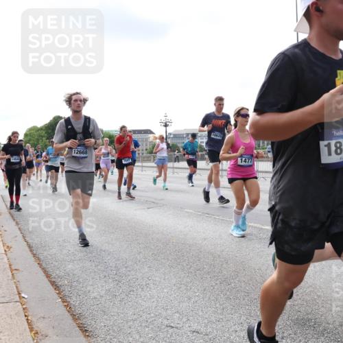 29.06.2025 - hella hamburg halbmarathon Lena Gebhardt http://msf.ph/oto/8415742 29.06.2025 10:17:36 Lombardsbrücke 12668, 7647, 10620, 1477, 18564, 1015, 1083, 1204, 1274, 1356, 1458, 1477, 1622, 1749, 1795, 2094, 2259, 2305, 2548, 2860, 2908, 3138, 3292, 3464, 3466, 3802, 3803, 4194, 4218, 4852, 5002, 5023, 5290, 5390, 5611, 5733, 5929, 5930, 5995, 6126, 6128, 6254, 6336, 6352, 6520, 6522, 6786, 7011, 7258, 7291, 7410, 7413, 7445, 7566, 7647, 7844, 7945, 8144, 8210, 8253, 8309, 8351, 8433, 8558, 8799, 8895, 9152, 9259, 9400, 9798, 9848, 10174 meine-sportfotos.de