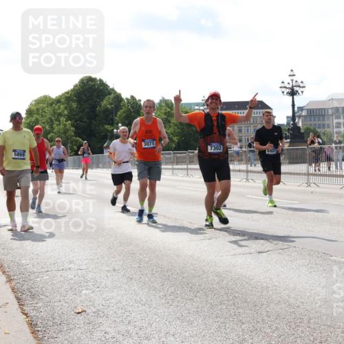 29.06.2025 - hella hamburg halbmarathon Lena Gebhardt http://msf.ph/oto/8415751 29.06.2025 10:05:07 Lombardsbrücke 16579, 3071, 7302, 5869, 6907, 1126, 1316, 1347, 1559, 1863, 2288, 2424, 2463, 2628, 2698, 3071, 3413, 3578, 4220, 4293, 4394, 4538, 4951, 5869, 6059, 6311, 6907, 6908, 7302, 7826, 8049, 8089, 8999, 9007, 9019, 9075, 9165, 9559, 9680, 10100, 10694, 10709, 10834, 11088, 11551, 11595, 12125, 12557, 13221, 13242, 13327, 13533, 13717, 14203, 15532, 16092, 16134, 16357, 16478, 16579, 16847, 16995, 17112, 17707, 17814, 17818, 18189, 18616, 18617, 19034 meine-sportfotos.de