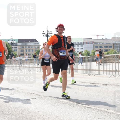 29.06.2025 - hella hamburg halbmarathon Lena Gebhardt http://msf.ph/oto/8415850 29.06.2025 10:05:08 Lombardsbrücke 3071, 6908, 7302, 6907, 1126, 1316, 1347, 1559, 1863, 2288, 2298, 2424, 2463, 2628, 2698, 3071, 3413, 3578, 4220, 4293, 4394, 4538, 4951, 5073, 5869, 6059, 6311, 6907, 6908, 7302, 7826, 8049, 8089, 8999, 9007, 9019, 9075, 9165, 9559, 9680, 10100, 10694, 11088, 11551, 11595, 12125, 12557, 13221, 13242, 13327, 13533, 13717, 14203, 15532, 16092, 16134, 16357, 16478, 16579, 16847, 16995, 17112, 17707, 17814, 17818, 18189, 18616, 18617, 19034 meine-sportfotos.de