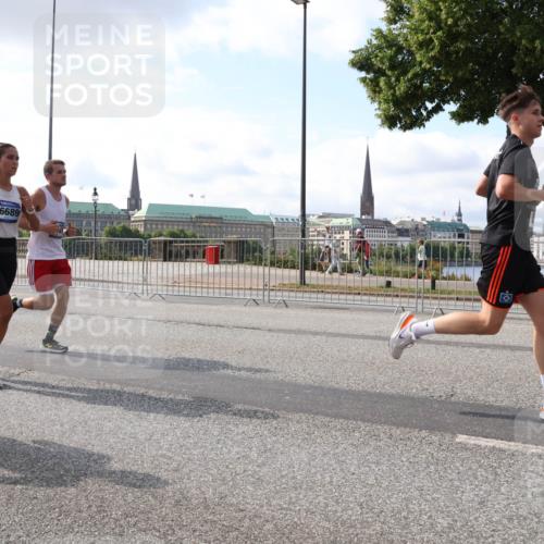 29.06.2025 - hella hamburg halbmarathon Lena Gebhardt http://msf.ph/oto/8415852 29.06.2025 09:50:55 Lombardsbrücke 16689, 1209, 1256, 1358, 1441, 1677, 1697, 1700, 1882, 1962, 2546, 2579, 2675, 2719, 3056, 3626, 3947, 4205, 4229, 4380, 4888, 4889, 4893, 5026, 5087, 5275, 5387, 5472, 5506, 5508, 5745, 5752, 5916, 6080, 6429, 6458, 6529, 6593, 6639, 6686, 6687, 7026, 7110, 7116, 7284, 7635, 8091, 8122, 8319, 8574, 8958, 8966, 9116, 9371, 9380, 9755, 9833, 10064, 10193, 10415, 10469, 10783, 10922, 11281, 11284, 11305, 11379, 12153 meine-sportfotos.de