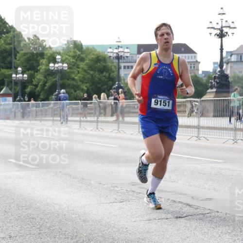 29.06.2025 - hella hamburg halbmarathon Lena Gebhardt http://msf.ph/oto/8415868 29.06.2025 09:40:24 Lombardsbrücke 9151, 34, 35, 52, 53, 54, 2144, 2659, 3720, 5253, 6530, 6816, 9151, 9255, 9447, 9475, 10650, 11210, 12373, 12678, 14302, 14717, 14933, 15495, 16068, 16120, 16245, 16988, 18930, 19075 meine-sportfotos.de