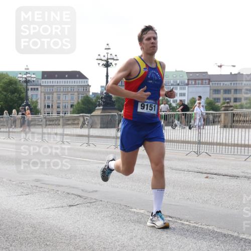 29.06.2025 - hella hamburg halbmarathon Lena Gebhardt http://msf.ph/oto/8415910 29.06.2025 09:40:24 Lombardsbrücke 9151, 00, 34, 35, 52, 53, 54, 2144, 2659, 3720, 5253, 6530, 6816, 9151, 9255, 9447, 9475, 10650, 11210, 12373, 12678, 14302, 14717, 14933, 15495, 16068, 16120, 16245, 16988, 18930, 19075 meine-sportfotos.de