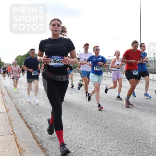 29.06.2025 - hella hamburg halbmarathon Lena Gebhardt http://msf.ph/oto/8415937 29.06.2025 10:17:38 Lombardsbrücke 136, 1204, 1464, 2259, 7647, 1015, 1083, 1204, 1274, 1356, 1458, 1477, 1622, 1749, 1795, 2094, 2259, 2305, 2548, 2860, 3138, 3292, 3464, 3466, 3802, 3803, 4194, 4218, 4852, 5002, 5004, 5023, 5290, 5390, 5611, 5733, 6126, 6128, 6254, 6336, 6352, 6520, 6522, 6786, 7011, 7258, 7291, 7410, 7413, 7445, 7566, 7647, 7844, 7945, 8144, 8210, 8253, 8309, 8351, 8433, 8558, 8799, 8895, 9152, 9259, 9400, 9798, 9848, 9964, 10174, 10509 meine-sportfotos.de