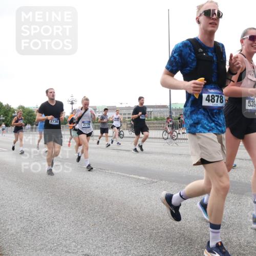 29.06.2025 - hella hamburg halbmarathon Lena Gebhardt http://msf.ph/oto/8415946 29.06.2025 10:51:40 Lombardsbrücke 137, 2736, 2778, 4878, 539, 1617, 1997, 2202, 2308, 2380, 2484, 2485, 2593, 2736, 2778, 3240, 3991, 4652, 4748, 4808, 4878, 5291, 5357, 5394, 5534, 5716, 5717, 6007, 6091, 6604, 6885, 6945, 6947, 6954, 6961, 7682, 7769, 7841, 7871, 7992, 8040, 8125, 8399, 8410, 8672, 9166, 9167, 9220, 9340, 9462, 9582, 9583, 9590, 9594, 9673, 9763, 10496, 10521, 10533, 10693, 10830, 11034, 11101, 11268, 11575, 11875, 12065 meine-sportfotos.de